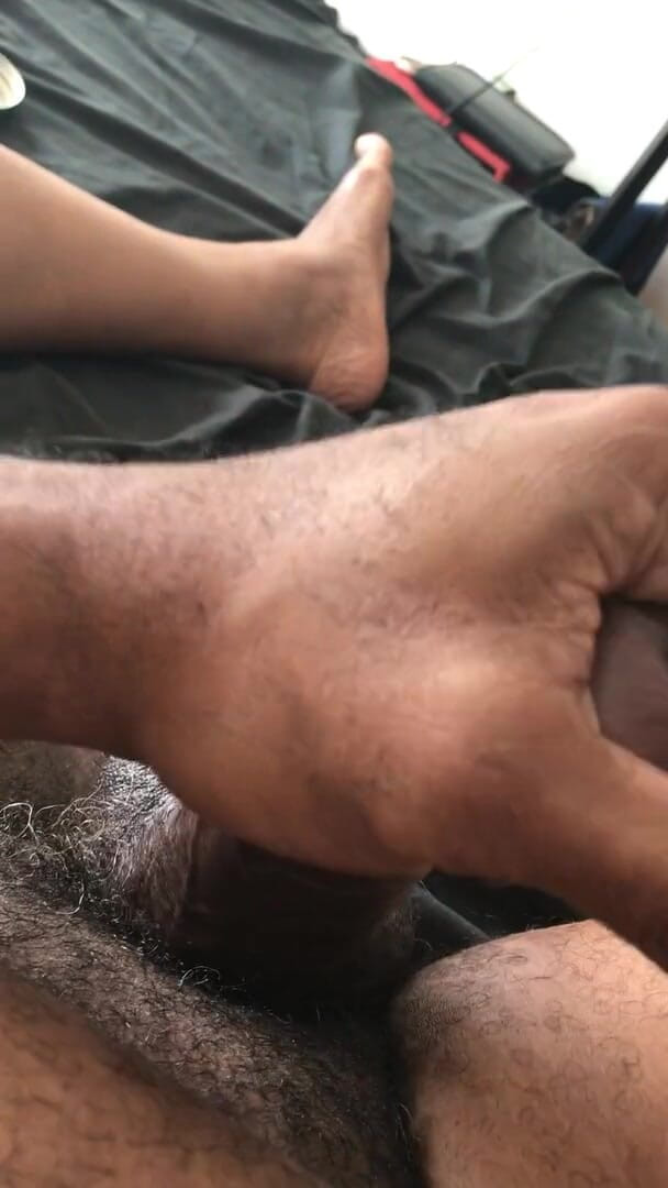 Harrypalms68: strok ka silsila aur main viry nikaalta hoon