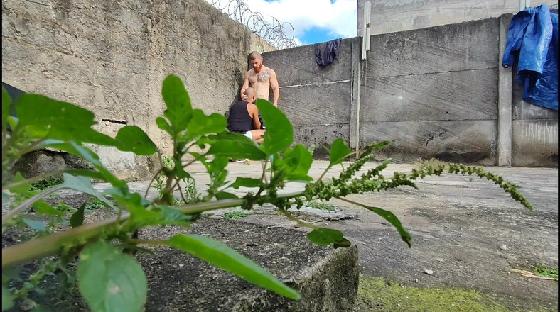 carmonaoficial: Kamera v lese natáčí dva heterosexuálové spolu