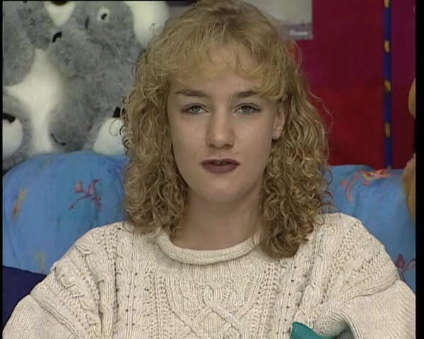 YOUR FIRST PORN: Gabi se masturba con un consolador
