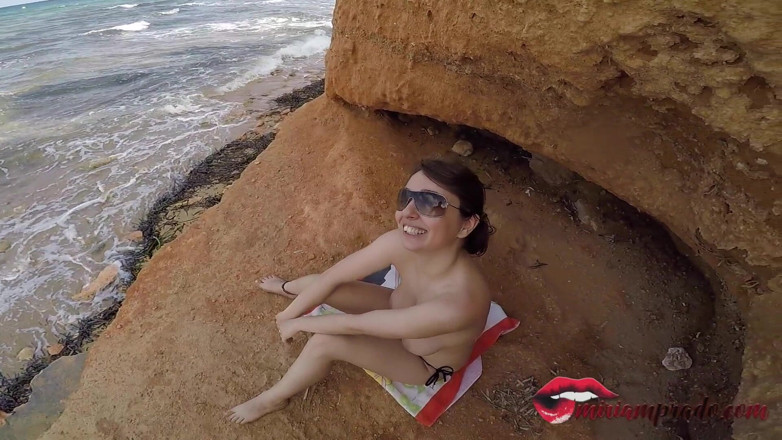 Miriam Prado: Amateur couple fucking on a beach and he cums on...