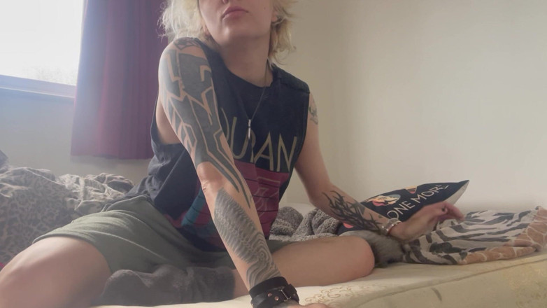 Glitterqueen1999: Трах пальцами и фетиш со слюной