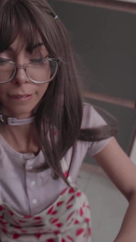 トラッド妻がハードコアセックスを調理しながら顔面犯●れる!