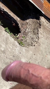 Verificando se tudo está em ordem no canteiro de obras