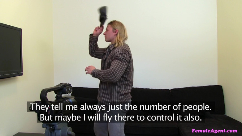 Female Agent: Женщина-агент - Бог-блондинка Buff трахает тугую маленькую киску агента