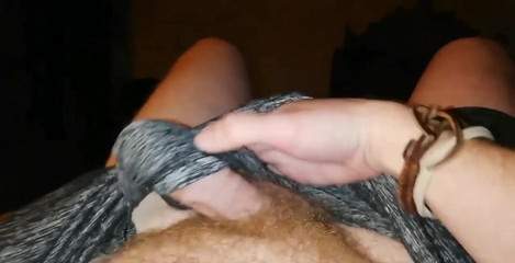 Dirty Talking Guy: Kamu suka banget waktu aku ngomong jorok cuma buat kamu