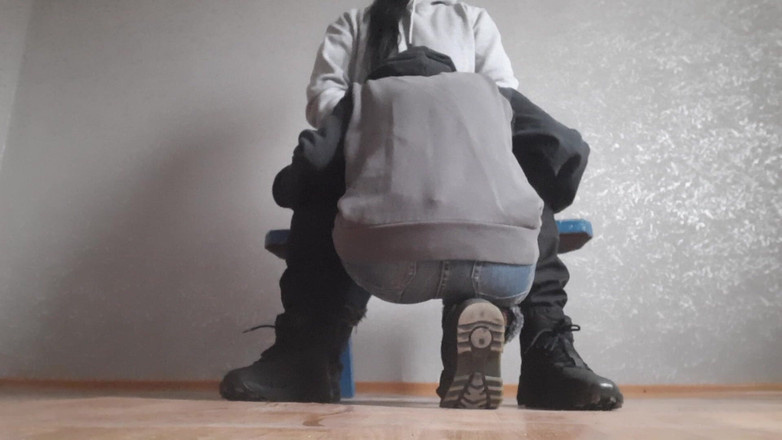 Lesbian-candys: Моя замужняя соседка лижет мою киску в ее необитаемой квартире, чтобы ее муж не узнал об этом