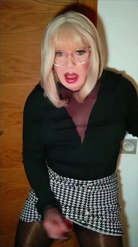 Crossdresser Big Cum