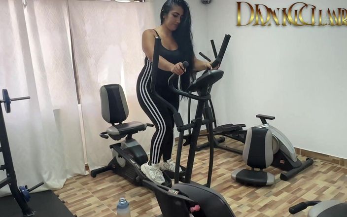 DaniClark: 체육관에서 운동 선수를 따먹는 기술자