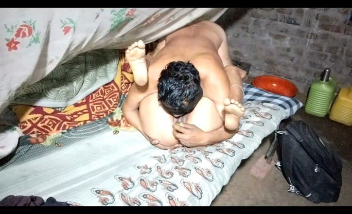 Kumari1996: Hôm nay bạn trai của tôi liếm âm hộ của tôi...