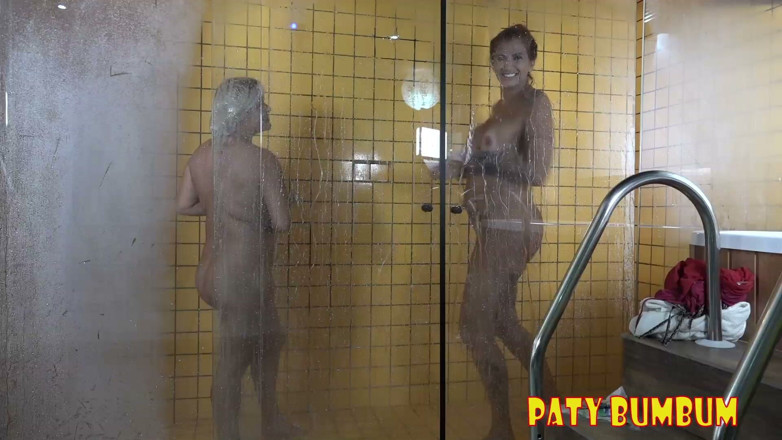 Paty Bumbum: 我的继母和我一起洗澡，我的丈夫一直在看，甚至邀请一个朋友去看游戏