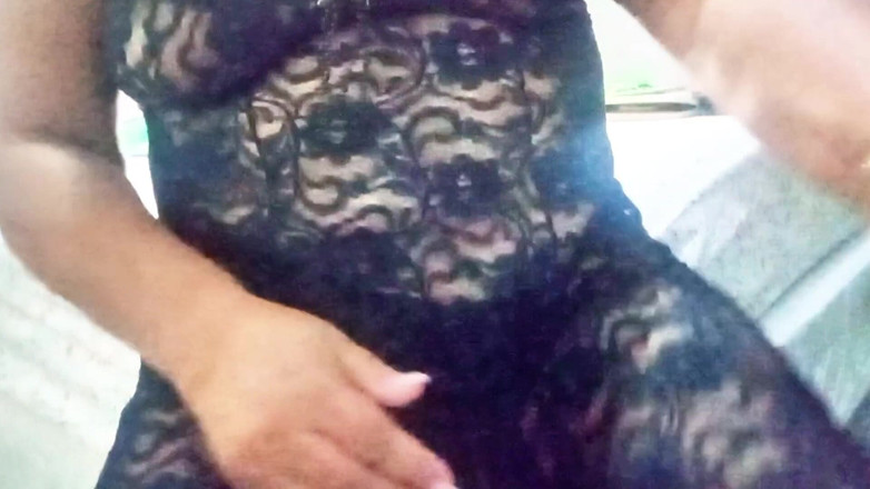 Gloryhot69: Una MILF matura manda accidentalmente un video al figliastro