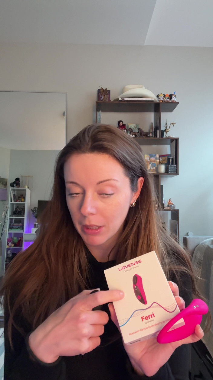 Nadia Foxx: Bunăciune canadiană coboară în Drive Thru!