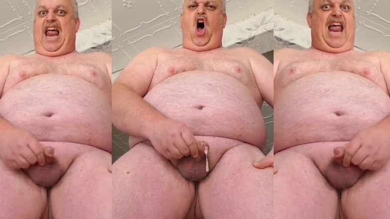 Biwixxxer: Biwixxxer głaska swojego małego penisa