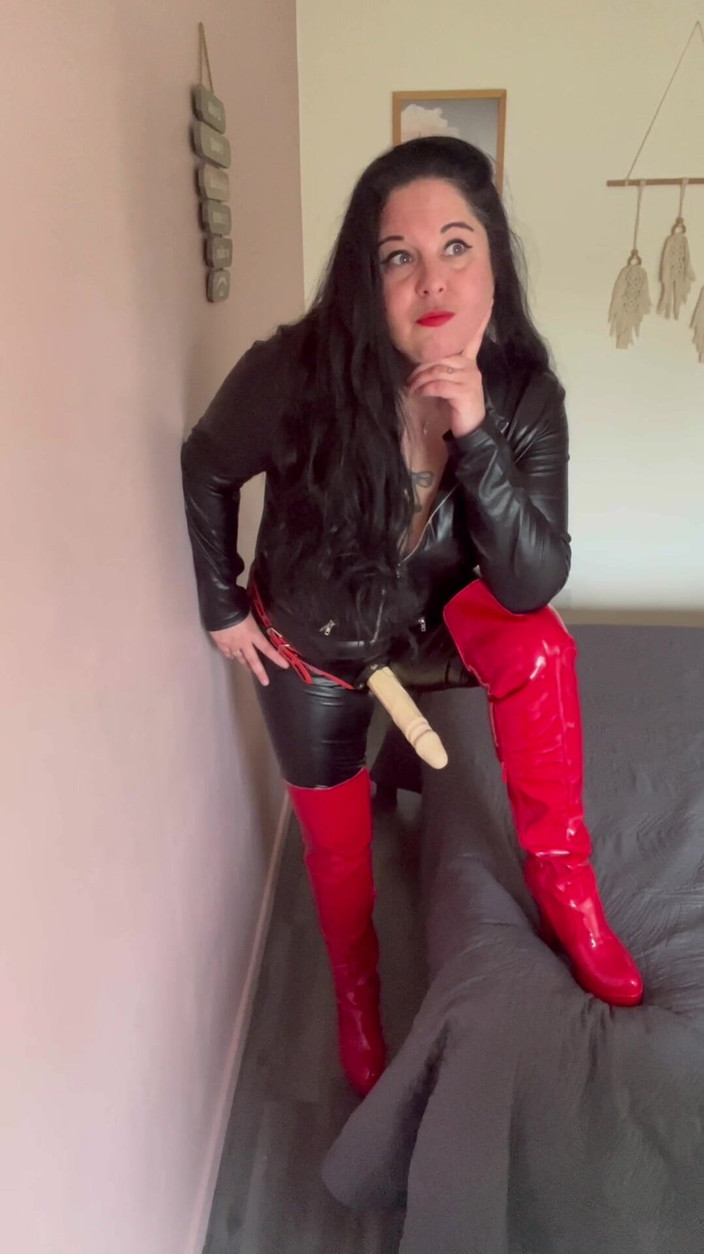 Maitresse Clara: 8時間、私の命令下で...