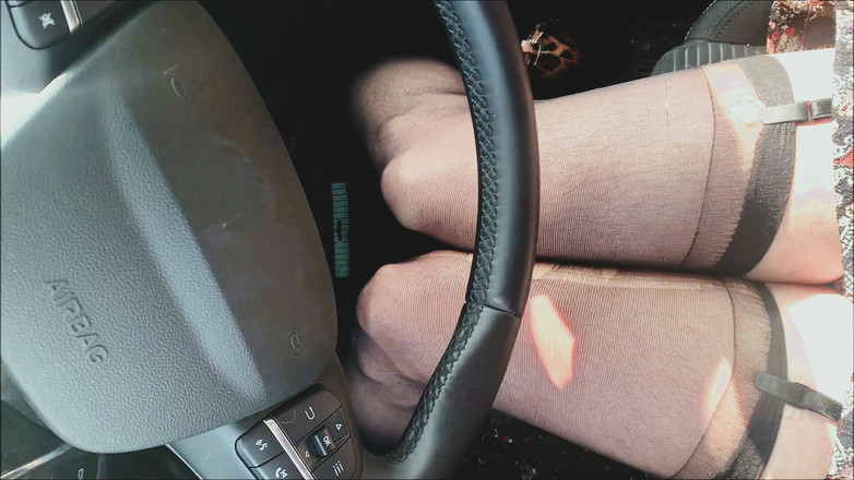 cd_aysemmm: ट्रक पार्क में मेरी कार के साथ