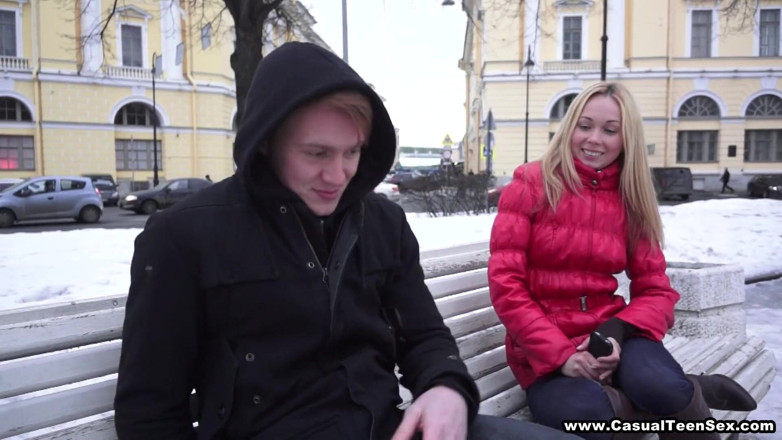 Casual Teen Sex: Blonde fucked by a pickuper