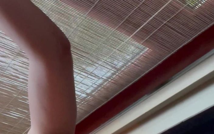 Pikkenslet: Göt oyunu, dildo ile