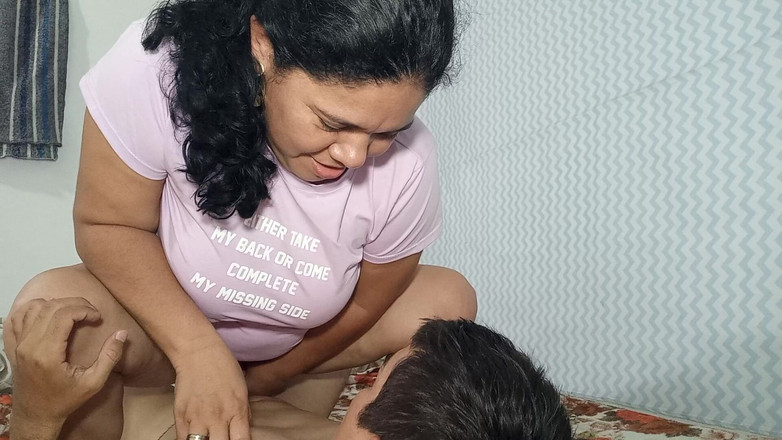 Valkyrie and Luigy Couple: 熟女朋友骑富有，喜欢骑她的鸡巴