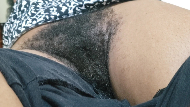 Lovemina: Soție infidelă sexy filmată acasă, pizdă mare incredibilă de aproape