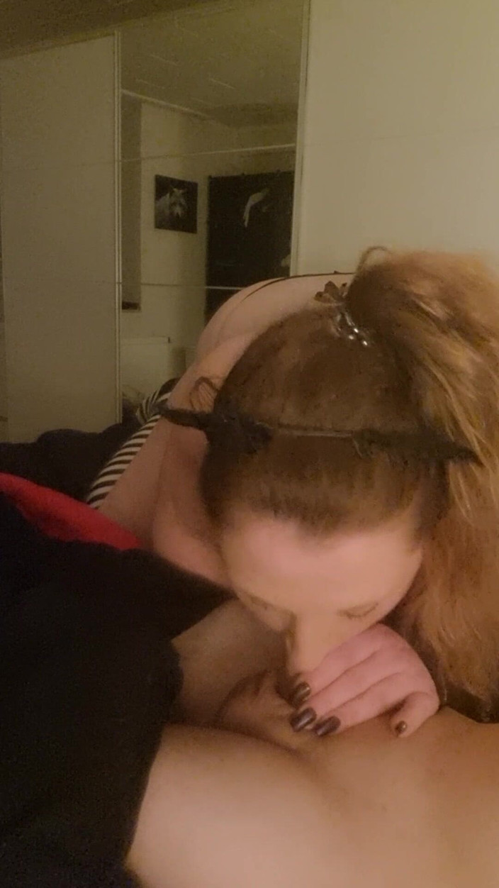 SexyMary3333: Sexymary作为一只可爱粗暴的猫正在吹长鸡巴直到射精