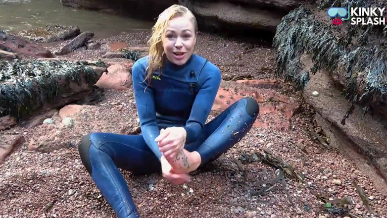 UKCuteGirl Lucy Lauren: Salty Wetsuit Toe Sucking Slut