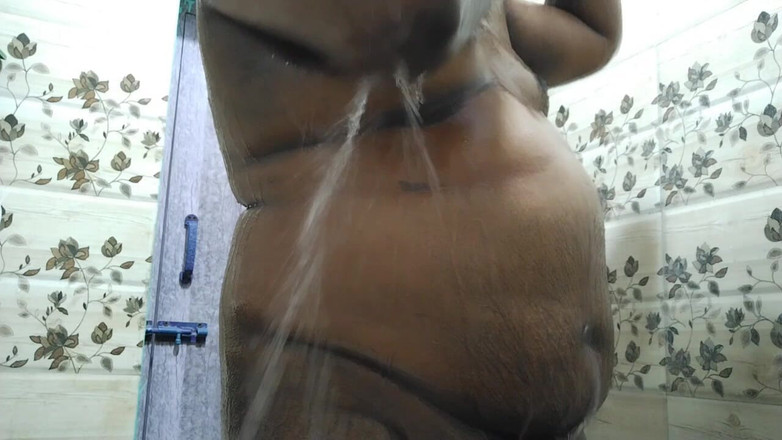 Fapidontmind: Cel mai sexy gay făcând baie