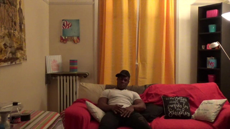Gaybareback: Jerome James scopata nel culo da un cazzo XXL di...