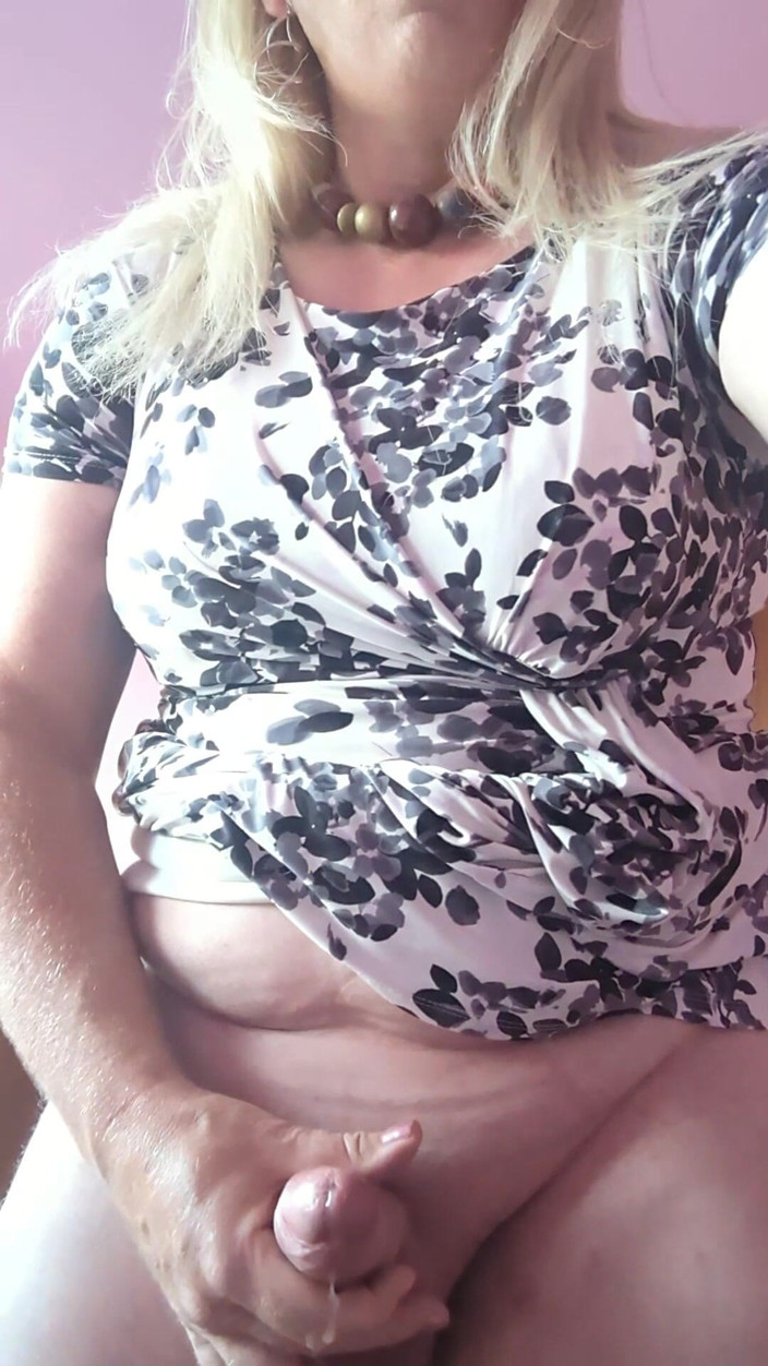 NikkiGee: 난 너의 얼굴을 따먹을거야!