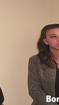 Martina Lopez e kelly Kline sesso lesbico per l'ufficiale dell'immigrazione