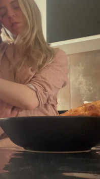 Eating Her Pussy for Breakfast, Yum!