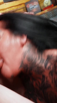Tyska kurviga BBW slynan Ashley Cumstar på creampie gangbang party med fans