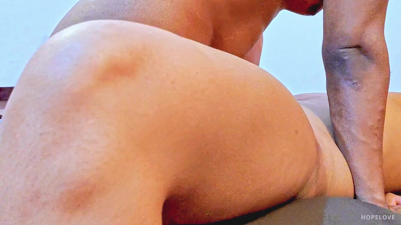 Hope Love: Joven milf teniendo sexo con un compañero de trabajo
