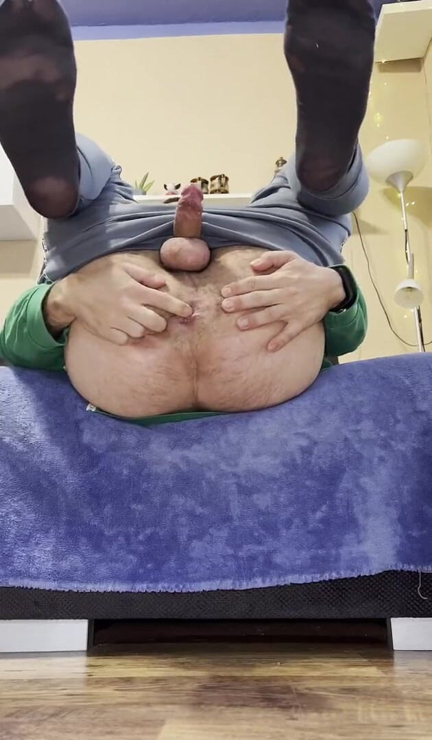 Werther1: Bărbatul se joacă cu curul său