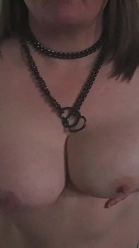 Ağır çekimde göğüsler