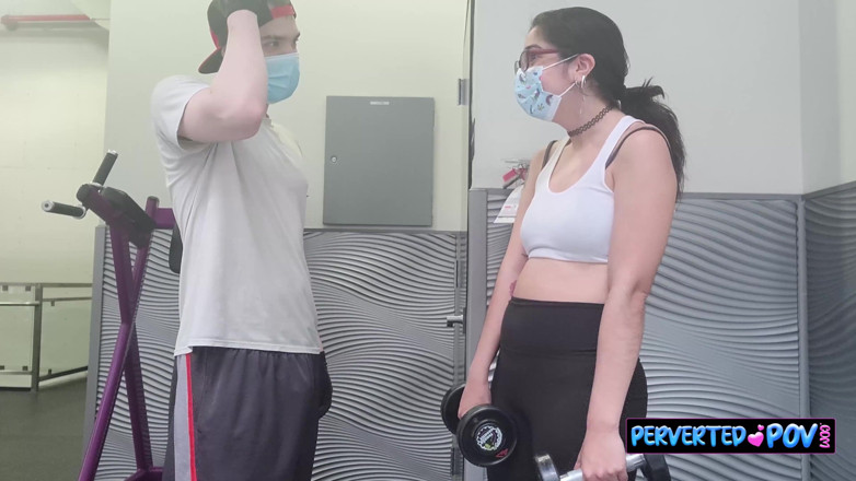 Perverted POV: Onlyfans model gets content from guy at gym