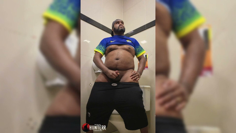 TheBlacKHunterr: I Couldn't Stand It and Came a Lot in the...