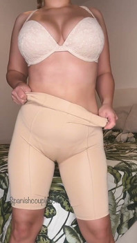 Zabawa z Moim Cameltoe i Moim Dildo [joi]