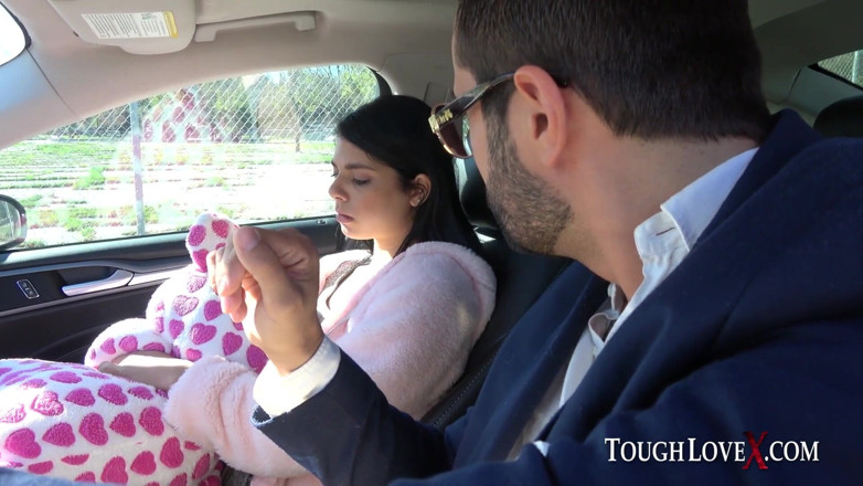 ToughLoveX: Gina Valentina potrestána za to, že je špatná holka