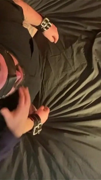 Assorcysta: gej niedźwiedź ksiądz BDSM