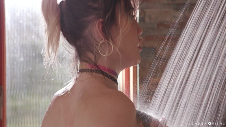 GenderX: Genderxfilms Trans Honey Trap 2 - adegan 2