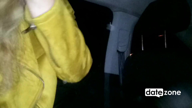Datezone: Pipe et baise une blonde dans la voiture