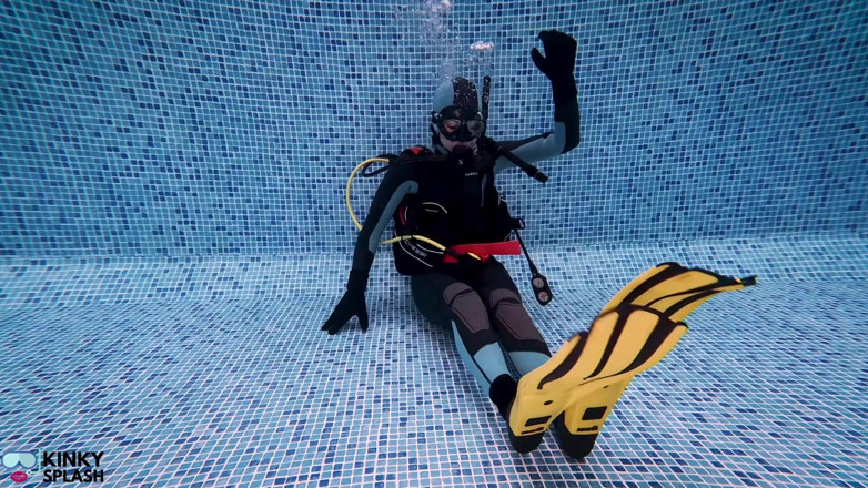 UKCuteGirl Lucy Lauren: Scuba Skills Underwater Training Session