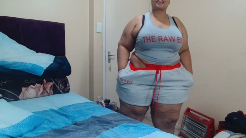 Legendary Booty Overdose: 흑인녀 SSBBW 밀프 스트립쇼와 후장 숭배
