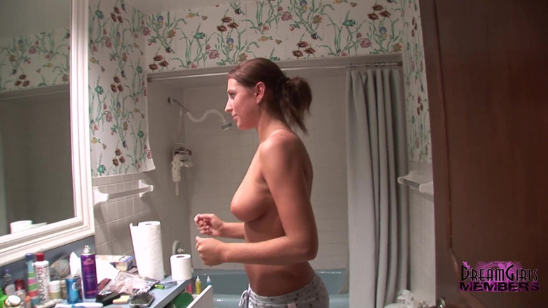 Dream Girls: Büyük memeli parti kızının ev videosu