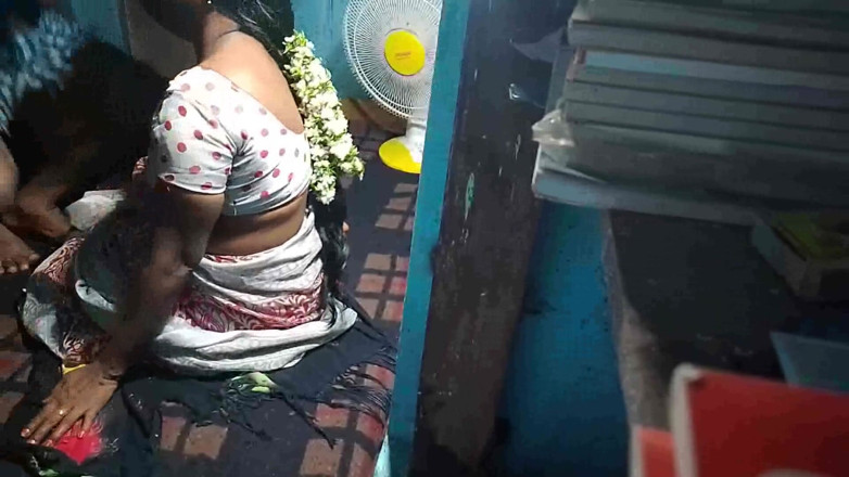 Desi palace: Makcik tiri panas India seks tegar Hindi popular