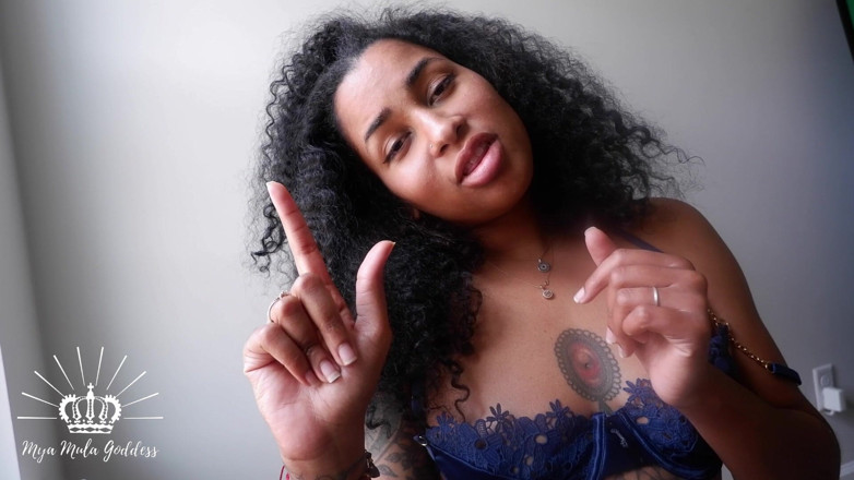 Mya Mula Goddess: ハンド・ミドルフィンガー・ルーザー・シンボルに話しかけて