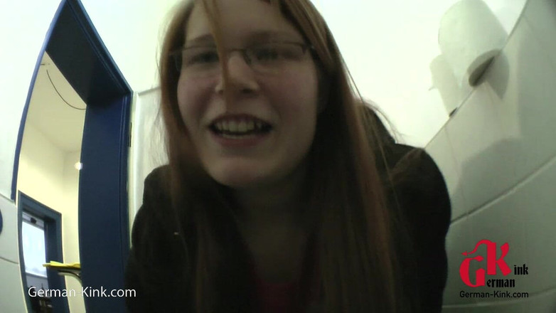 German Kink: Klo Vixen