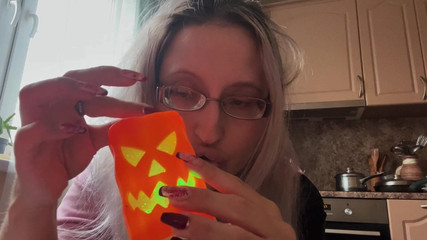 FinDom Goaldigger: Ești mai drăguță în roz - acum îneacă-te cu chiloții mei și geme