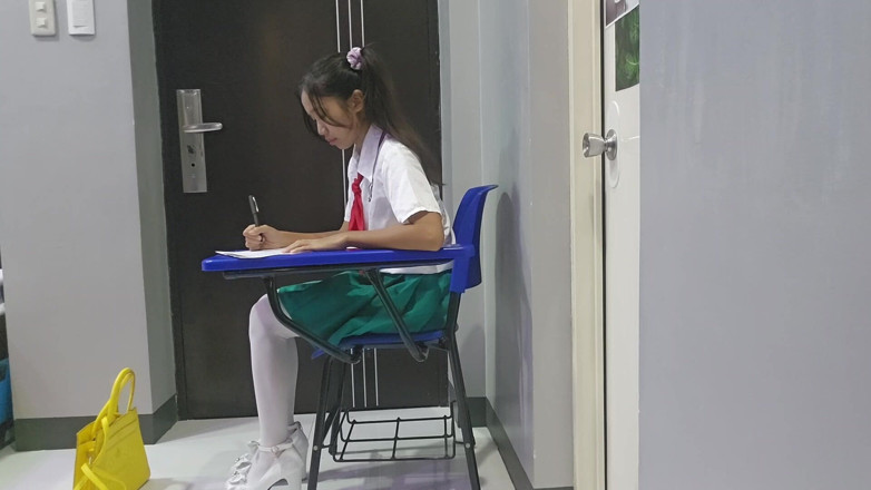 creamberryfairy: Zdesperowany student siusiu