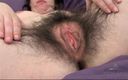 ATK Hairy: Laufy有一个未受破坏的毛茸茸的阴户